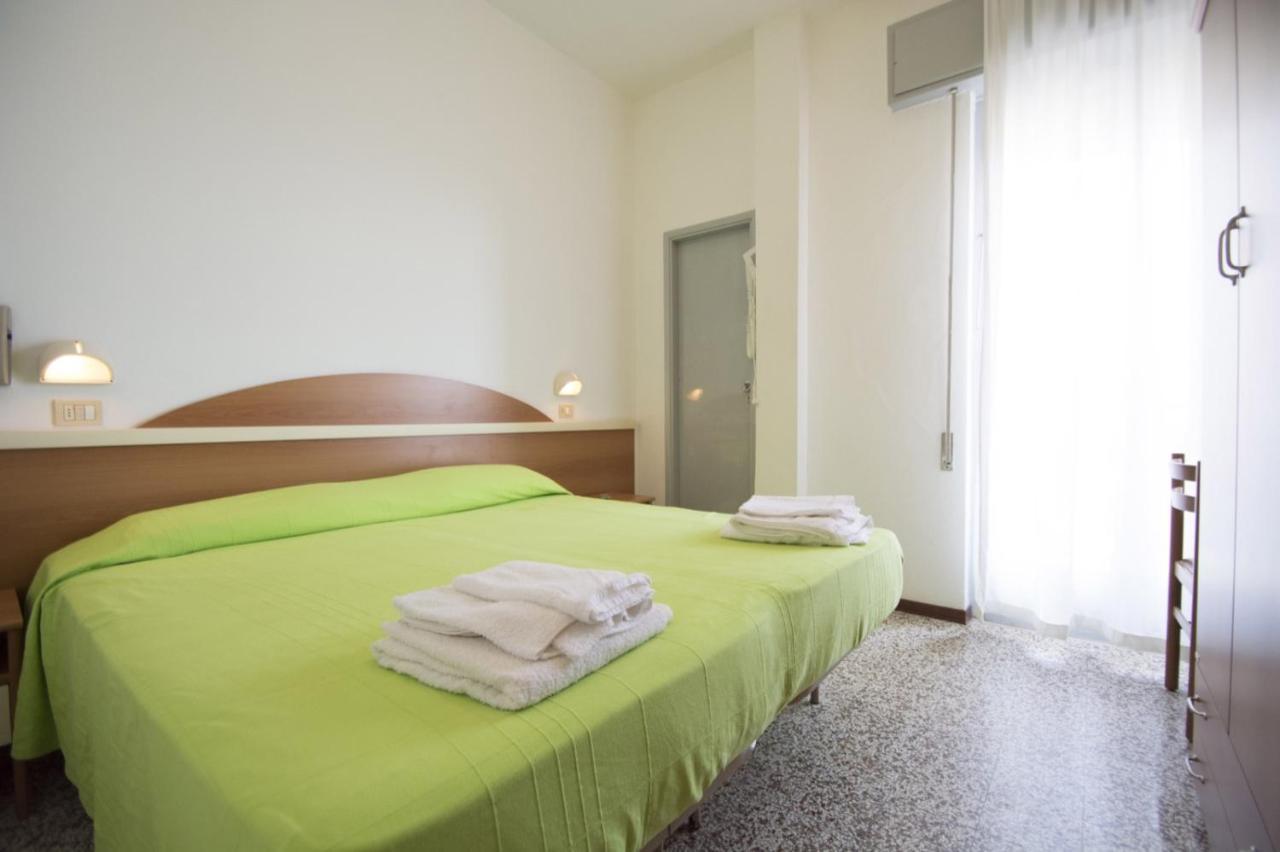 Hotel Isabell Rimini Exteriör bild